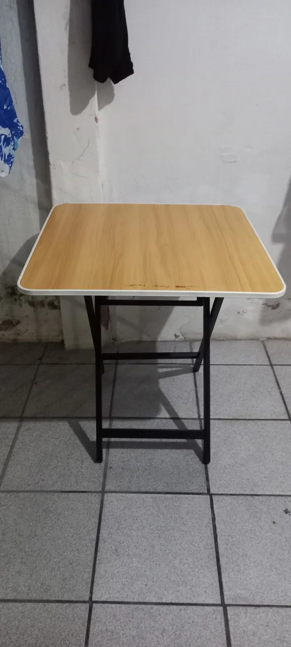 Mesa dobrável de 4 lugares nova!