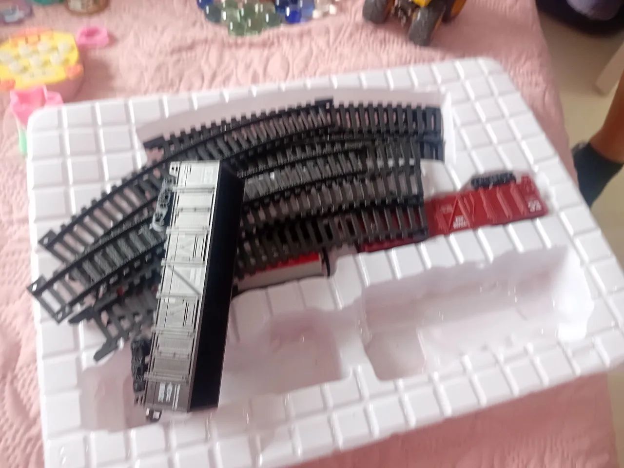 Trem de brinquedo completo com trilhos - Foto 5