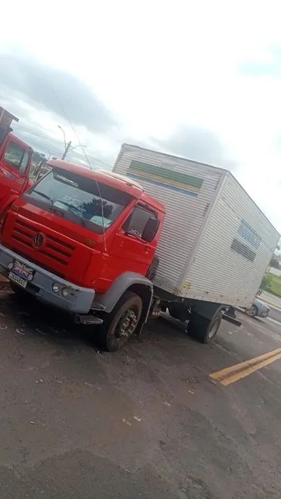 Caminhão VW 15 180 - Baú - Diesel