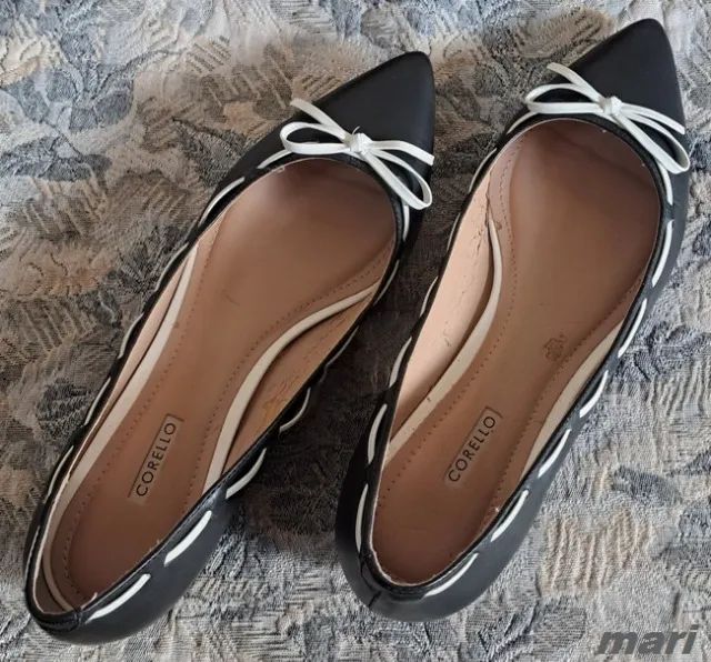 Sapatilha Corello 38 Couro Preto Laço Branco Bico Fino Nova