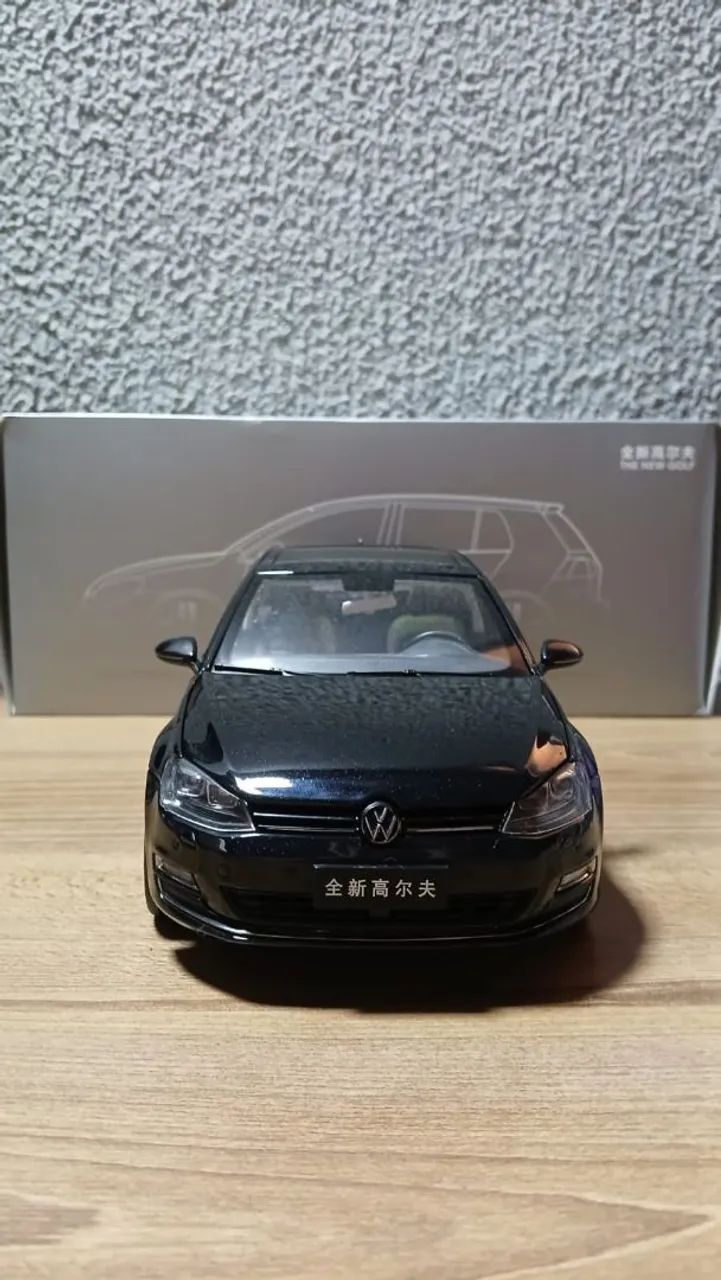 Miniatura Volkswagen Golf MK7 1/18 - Foto 3