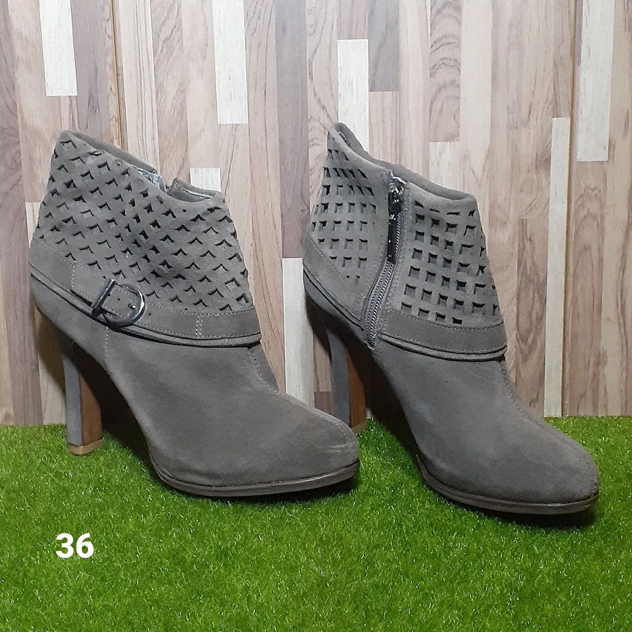 Botinhas Couro Camurça Neoprene 36 - Foto 3