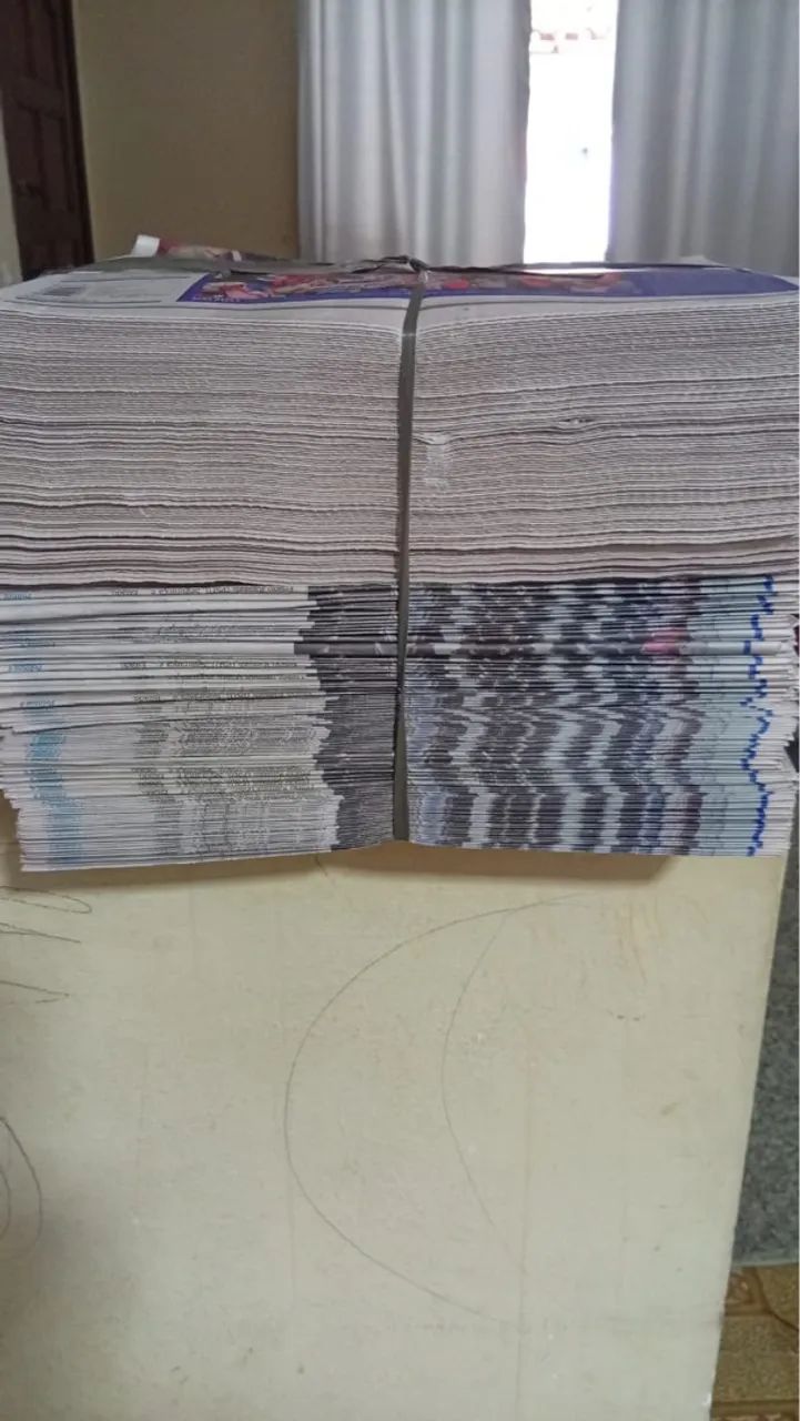 Jornal em bom estado 7 reais o kilo