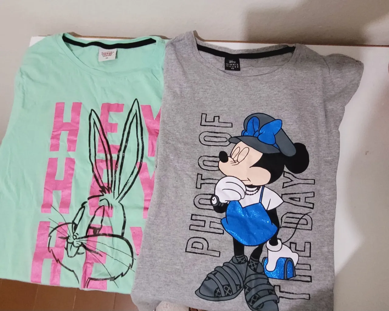 2 Camisetas - feminina