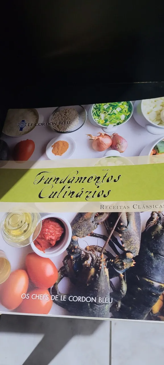 Livro de culinária Le Cordon Bleu