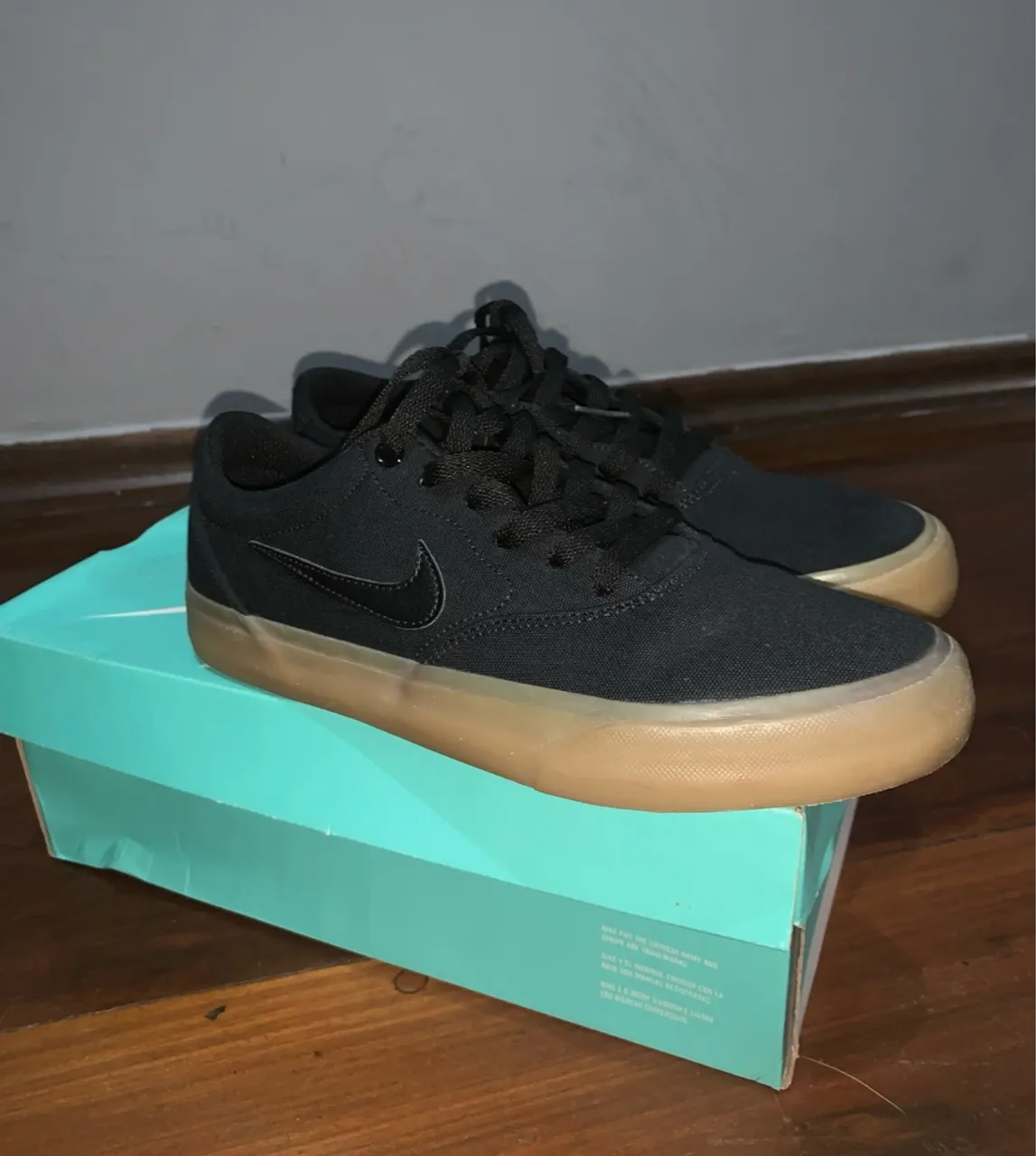 Tênis Nike SB Charge Suede