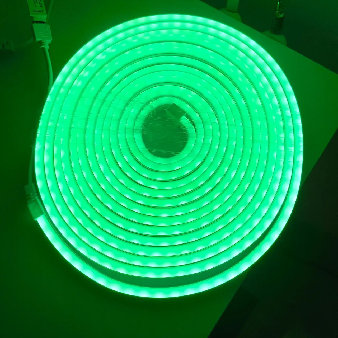 Fita de LED Neon com Fonte e Controle (5 metros) - Foto 4