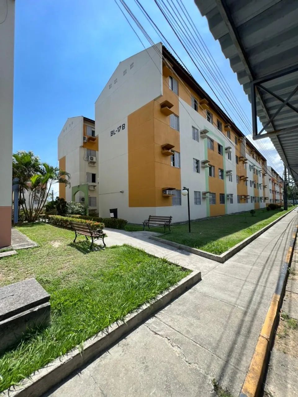 Apartamento no Condomínio Residencial Acácias II