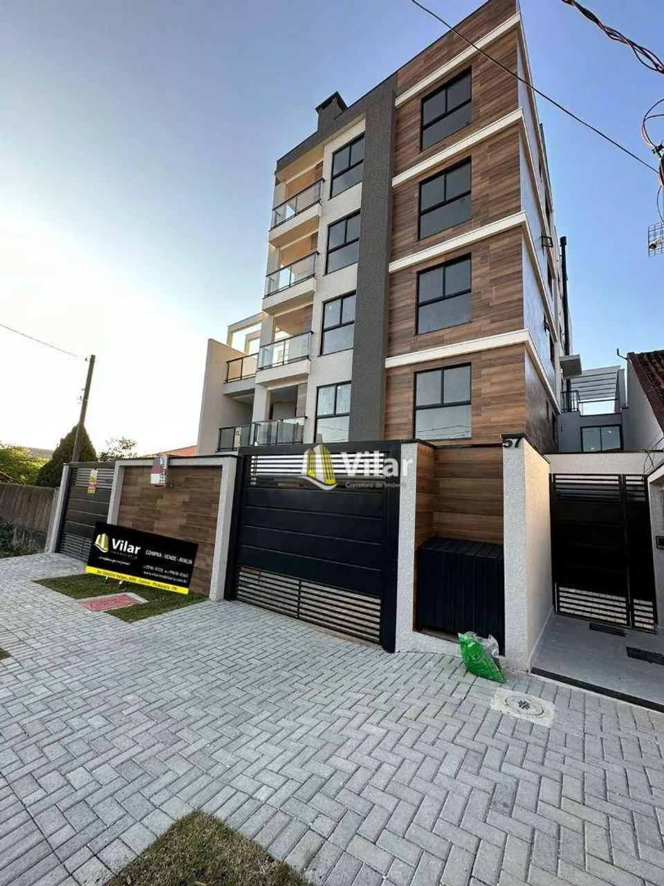 Apartamento com 3 dormitórios à venda, 75 m² por R$ 415.000,00 - Pineville - Pinhais/PR