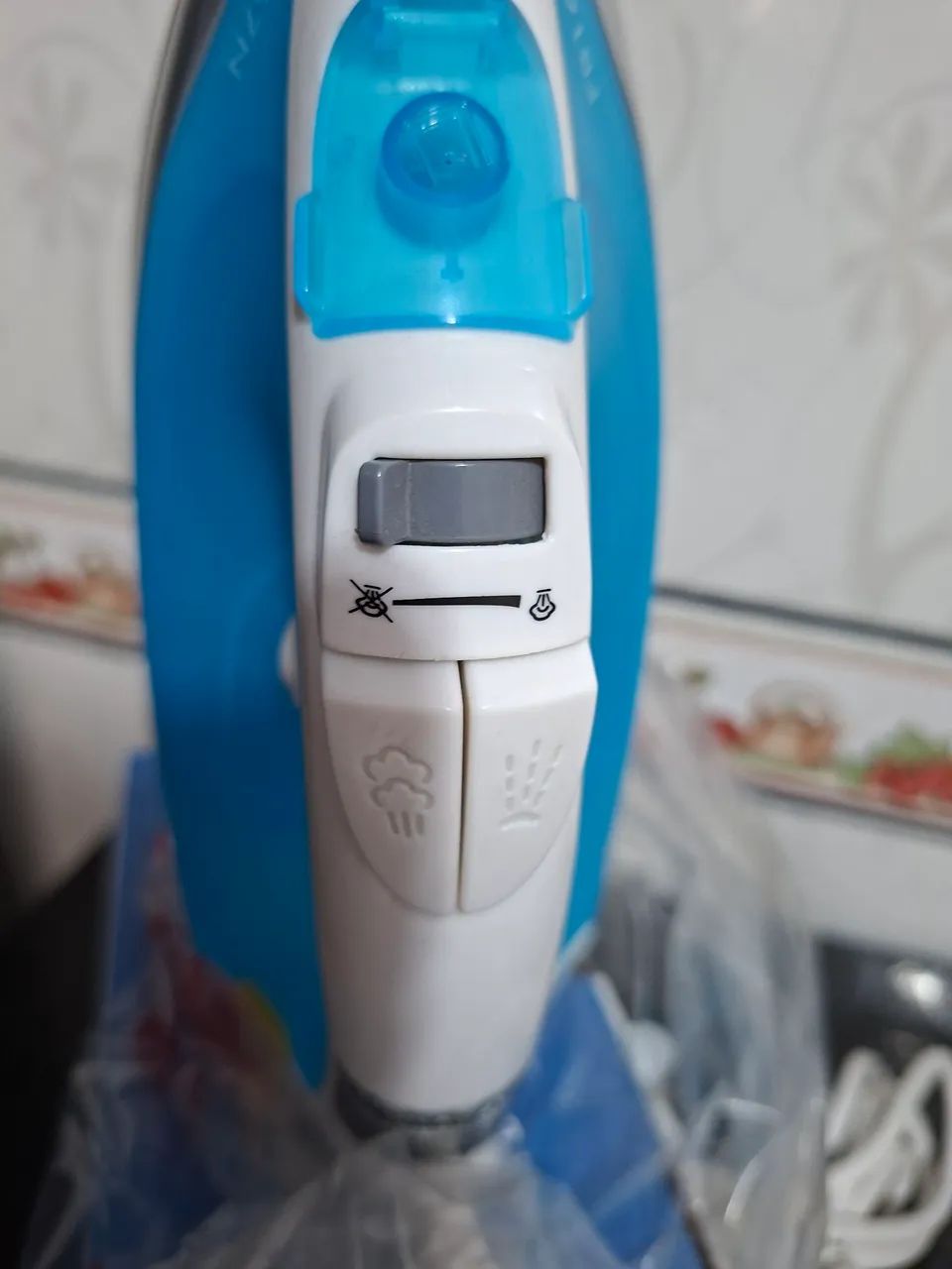 Ferro de passar britânia fb167n - Foto 6