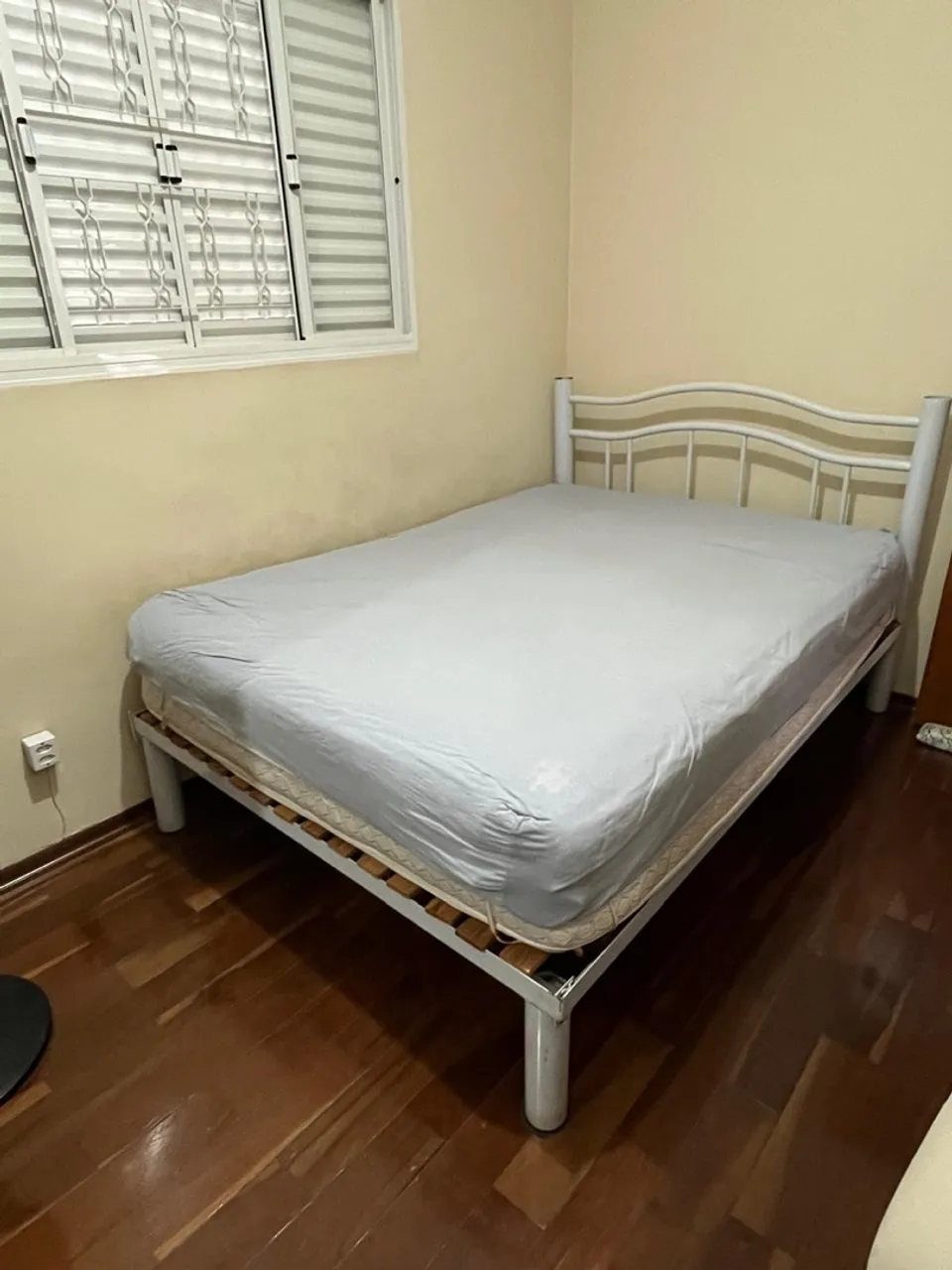 Cama de casal com colchão