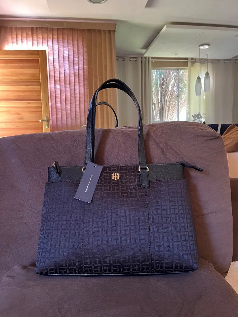Bolsa grande preta Tommy Hilfiger - Foto 2