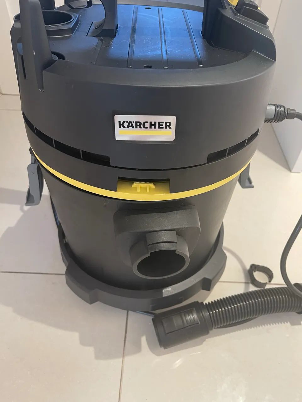 Extratora Kärcher - Limpeza Profissional de Estofados, Sofás, Carros e Ambien