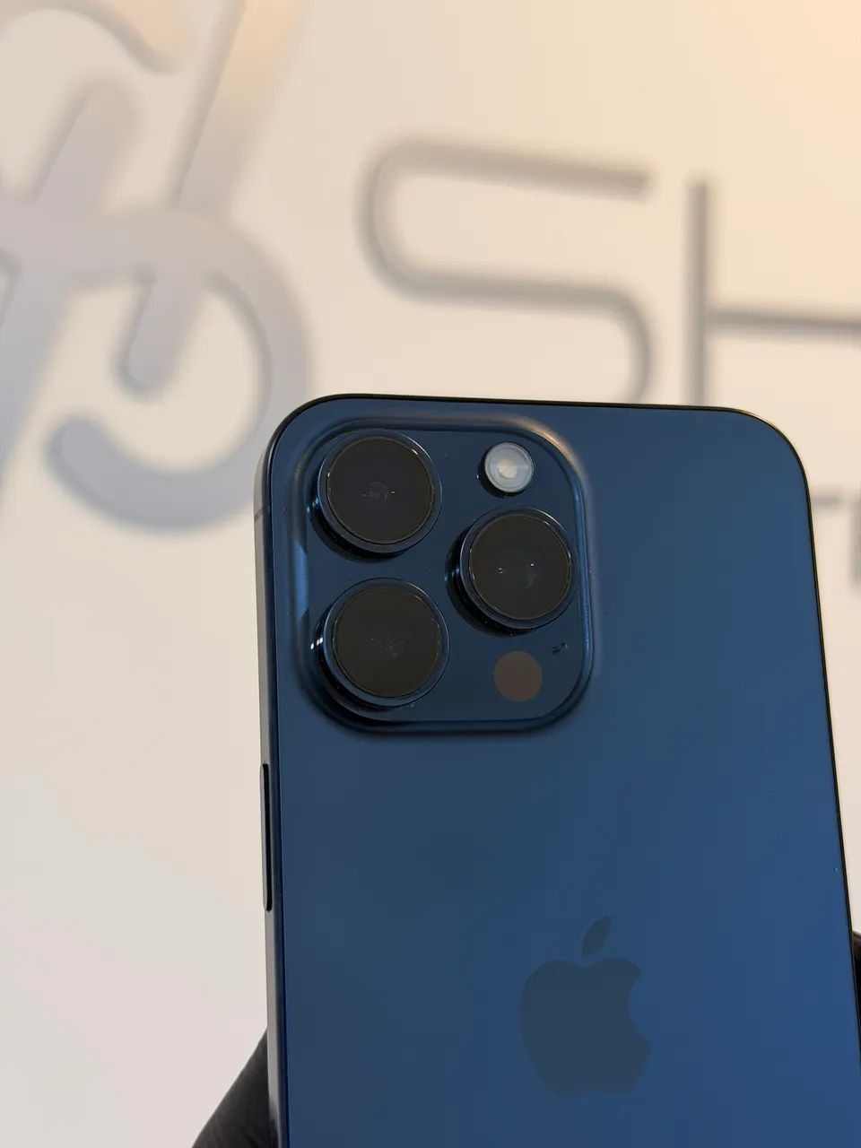 iPhone 15 Pro Max 256gb - Azul todo original - Celulares e