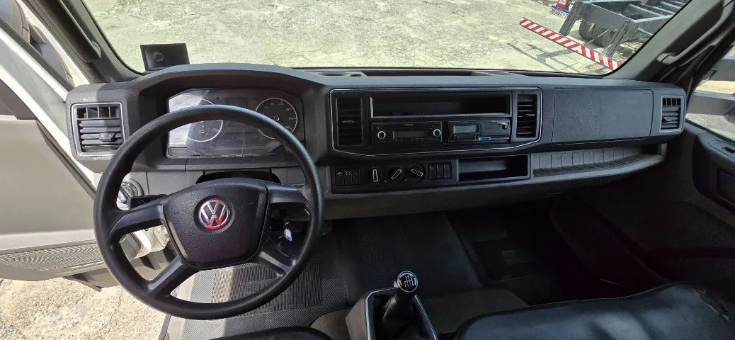 Vw 13.180 6x2 Delivery Ano 2022 Baixo Km Sider 06 Paletes - Foto 8