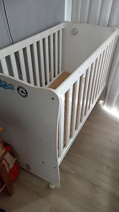 Berço na cor branco com rosa. - Foto 2