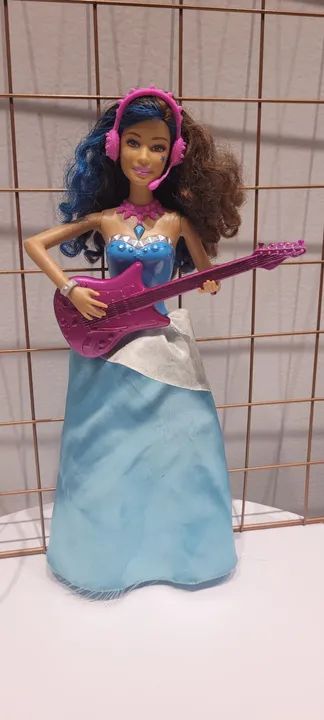 Amiga barbie filme rock'n royals  - Foto 2
