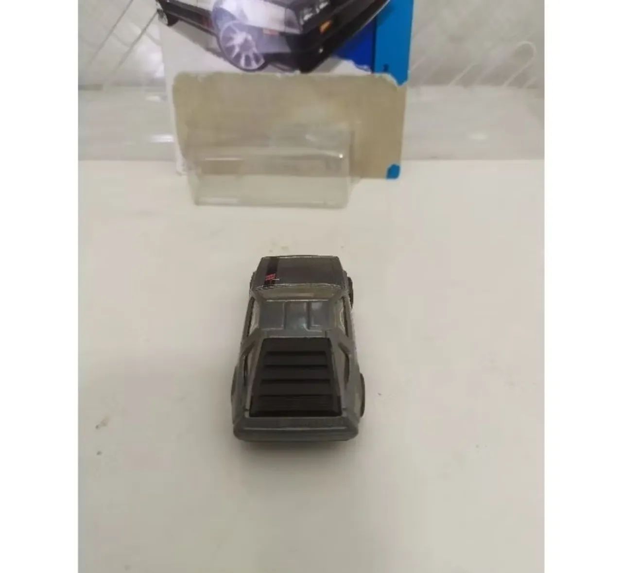 Hotwheels DeLorean cinza 1/64 - Foto 5