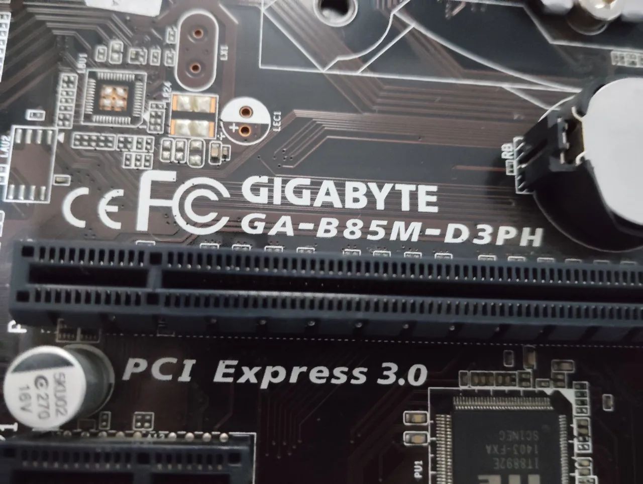 Placa-mãe TOP DE LINHA Gigabyte GA-B85M-D3PH LGA 1150 4 geração  - Foto 3