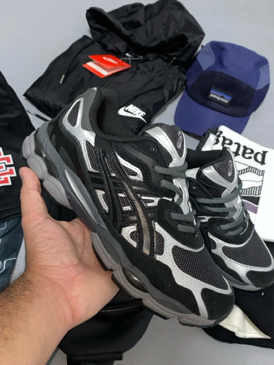 Asics NYC - Preto e Prata