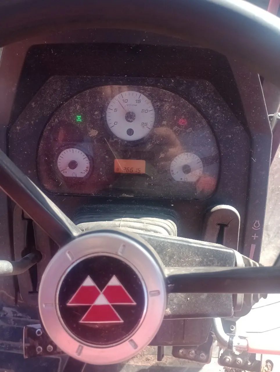 Trator Massey Ferguson - Painel em Ótimo Estado!