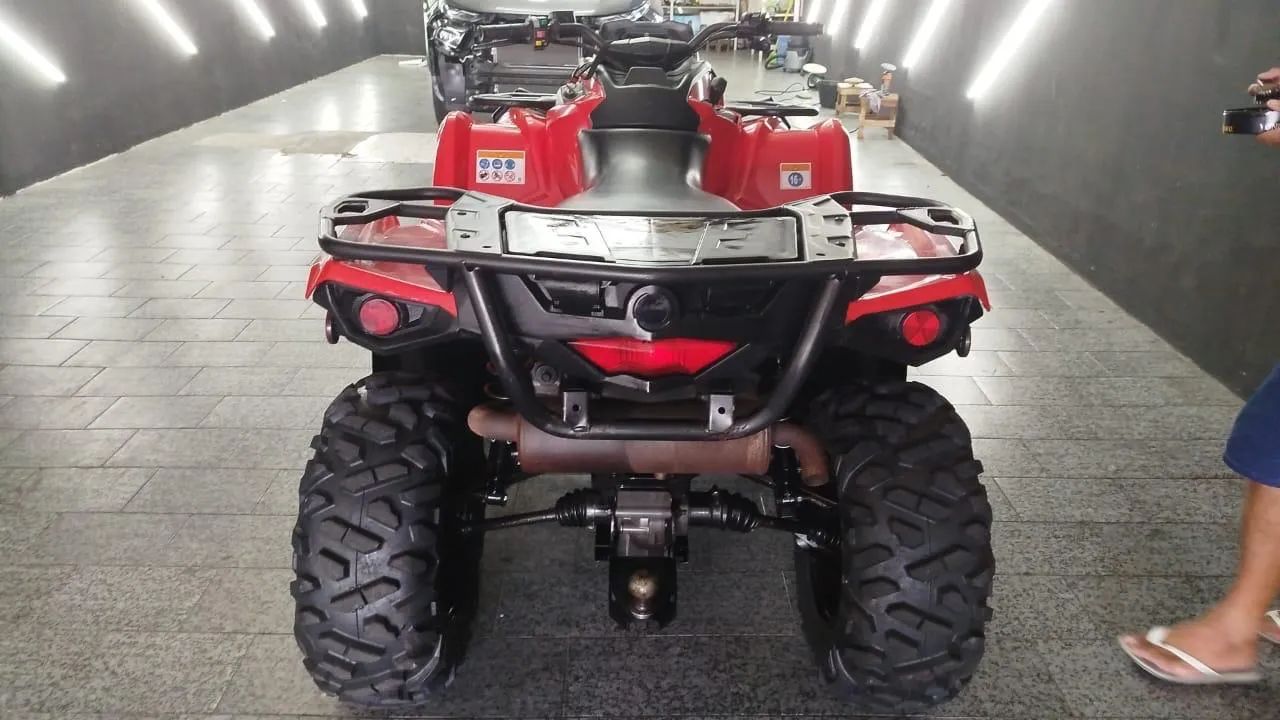 Quadriciclo can am 570 outlander muito novo  - Foto 4