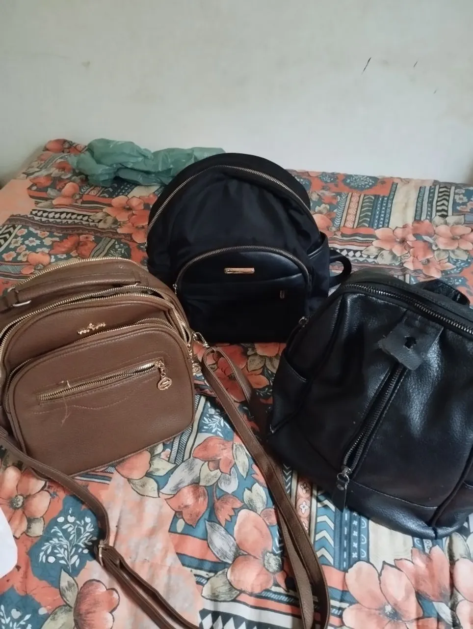 Bolsas e mochila - Diversos modelos