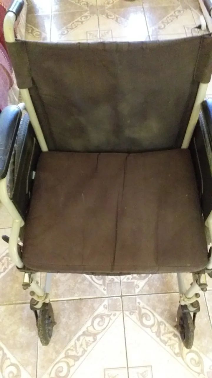 Cadeira de rodas - Foto 4