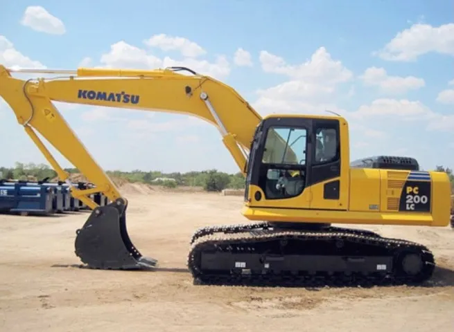 Escavadeira Komatsu Pc 200 Serie 8 ano 2018