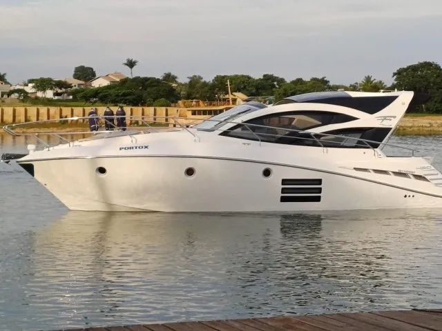 Lancha Focker 420 2022 - Seminova com 180 Horas