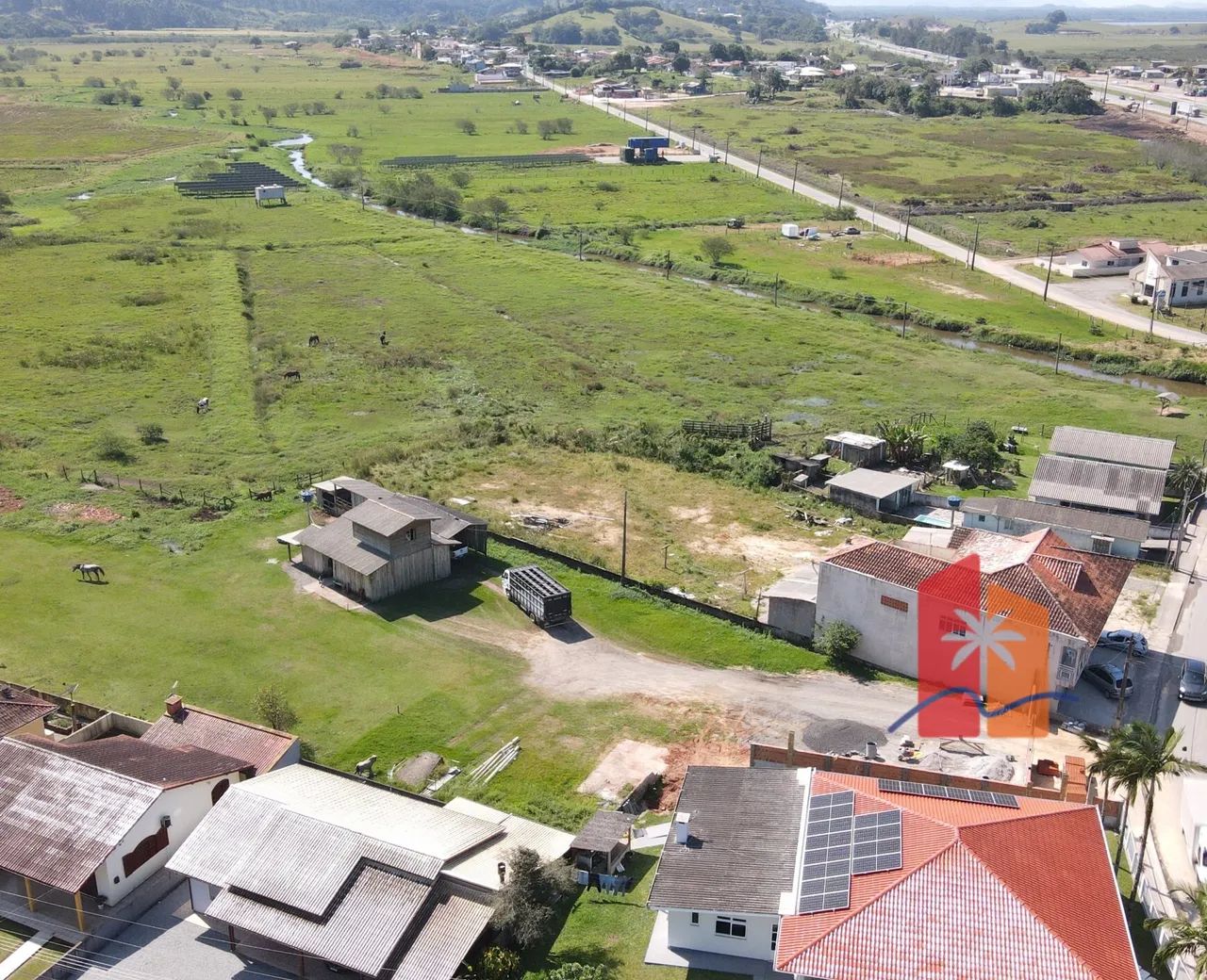 Terreno de 3,5 Hectares com Fazenda Solar à Venda no Centro de Paulo Lopes  SC - Foto 4