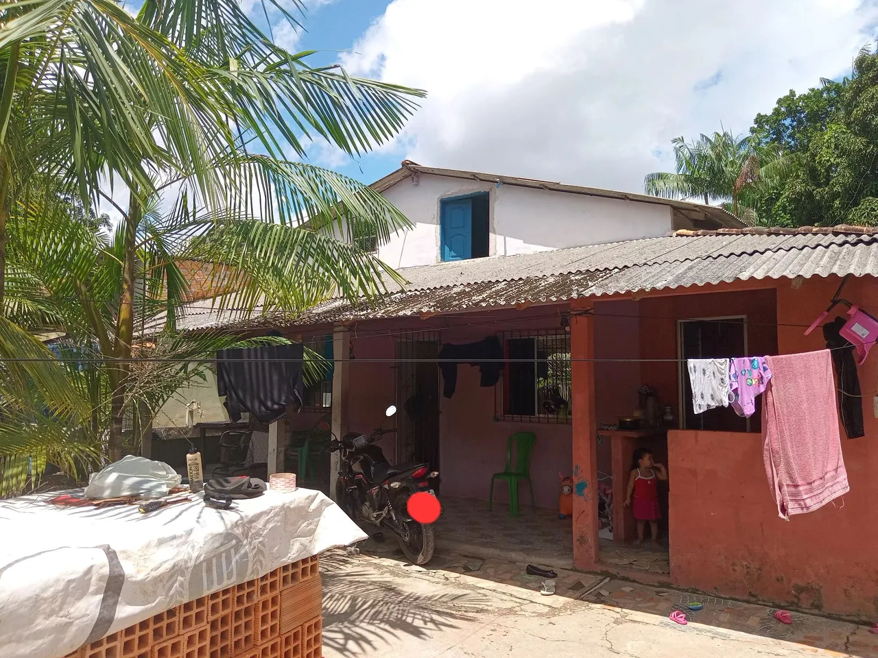 Vende-se está casa