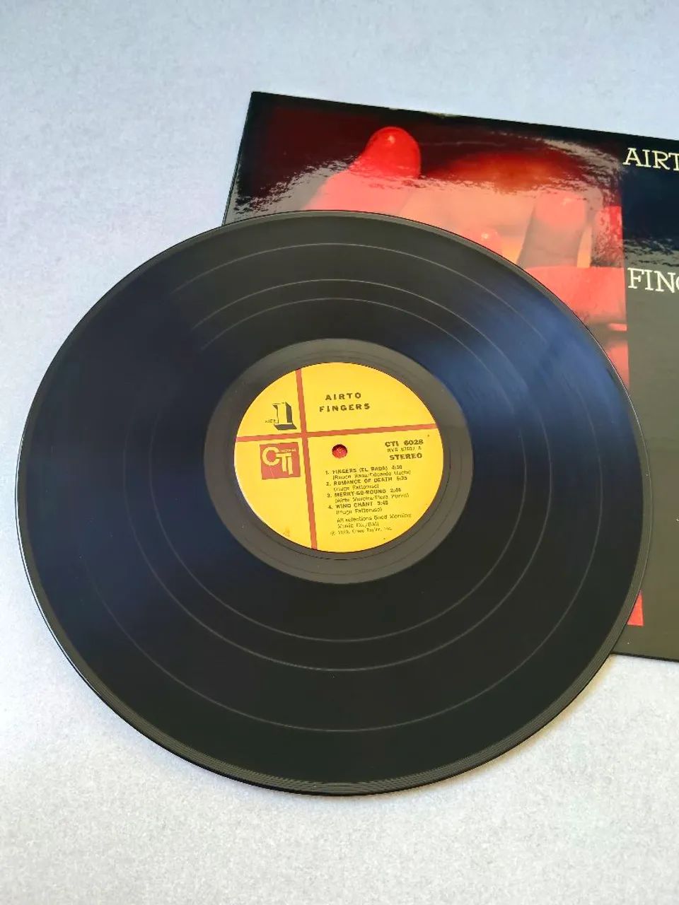 Lp Airto - Fingers - importado - Foto 4