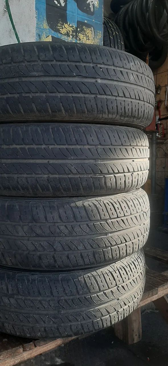 4 pneus SEMI NOVOS 
