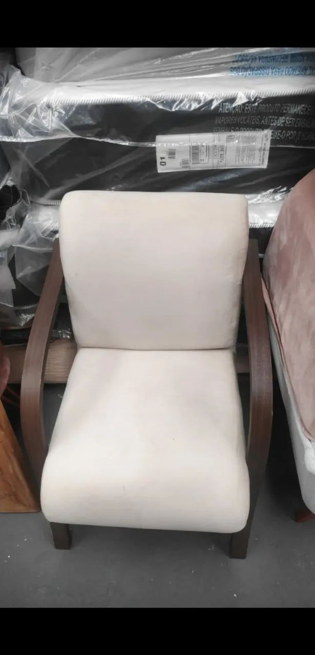 Poltrona em Veludo - Queima de Estoque! Apenas R$199 à Vista! - Foto 2