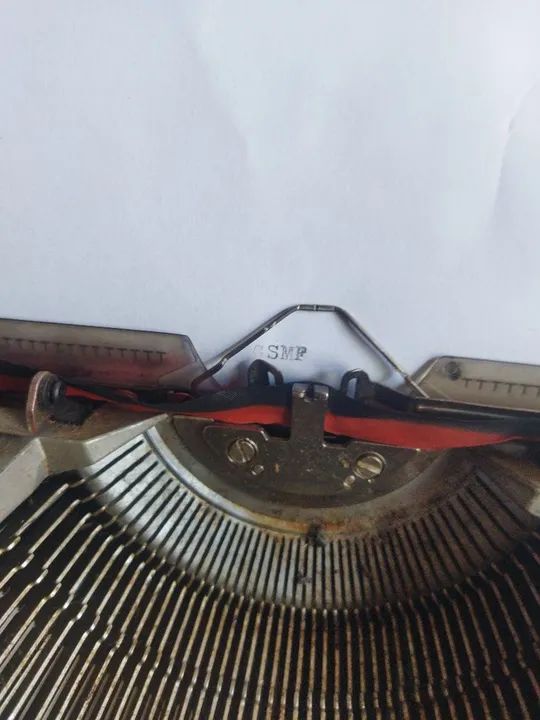 Máquina de escrever Olivetti Studio 46 - Foto 4