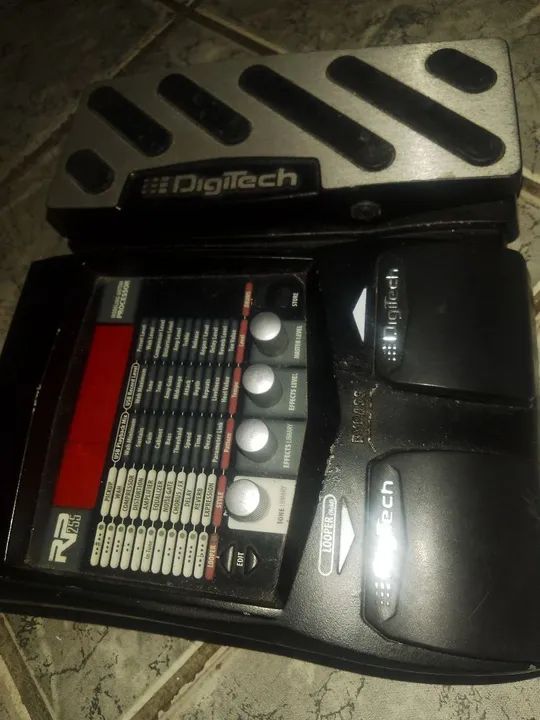 Pedal de efeitos para guitarra Digitech RP255 - Foto 2