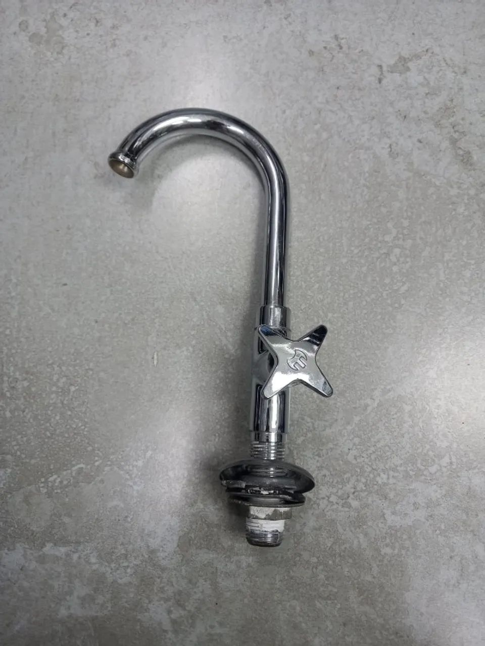 Torneira Bancada 24cm