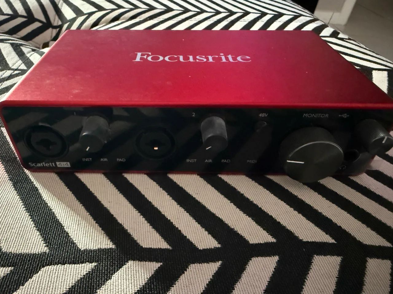 focusrite scarlett 4i4