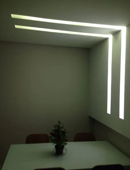 2R Gesso Decorado - Rebaixos,  Paredes e Consertos.