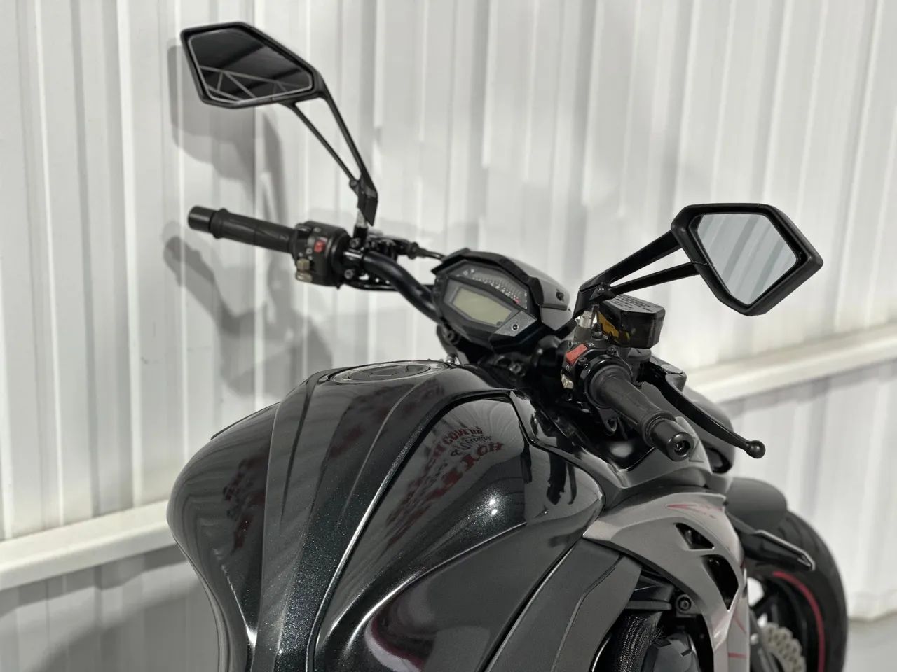 バスカビル Z 1000 2020 - 1525199328 | OLX