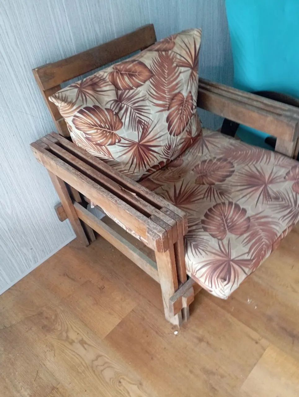 Vende-se duas poltronas 