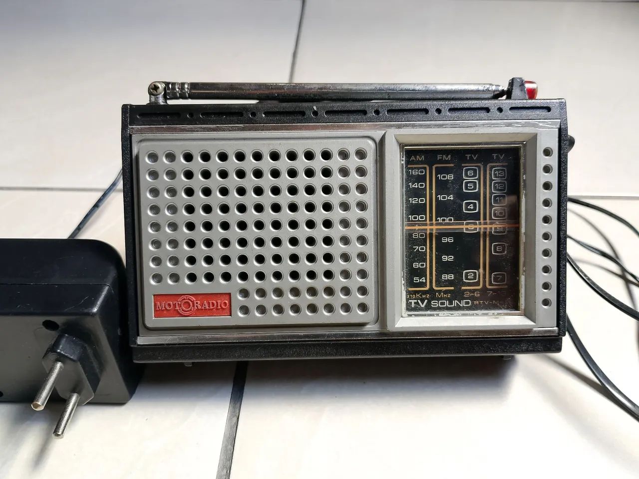 Motoradio com FM funcionando pilha e luz