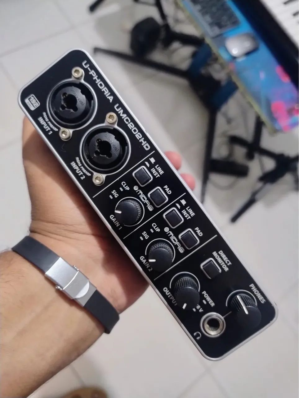 Selling audio interface454807352676853762