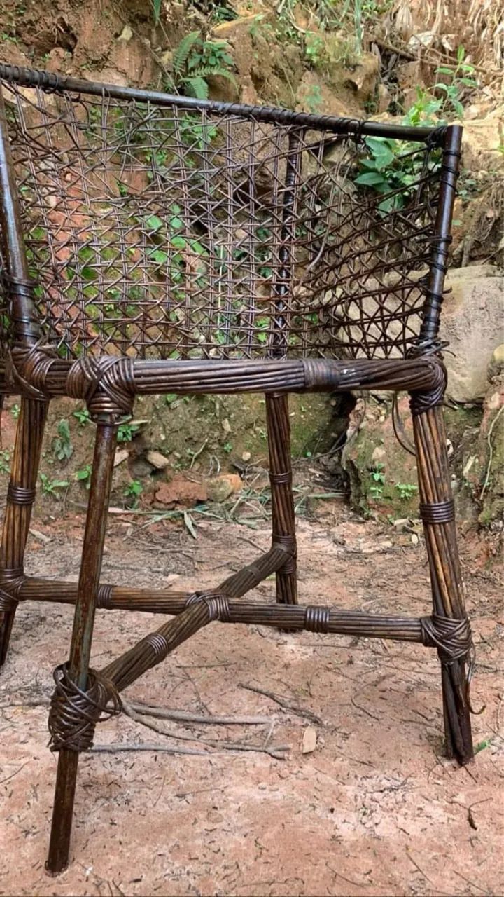 Vendo Conjunto cadeira e mesa redondas em ferro para reformar - Foto 3
