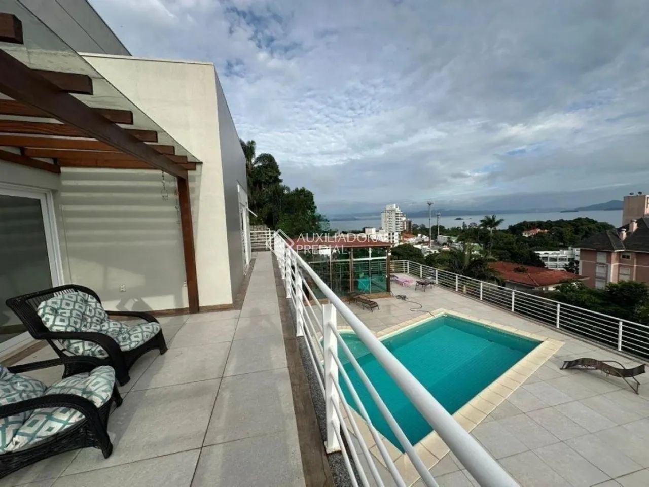 CASA DE ALTO PADRÃO À VENDA NA AGRONÔMICA