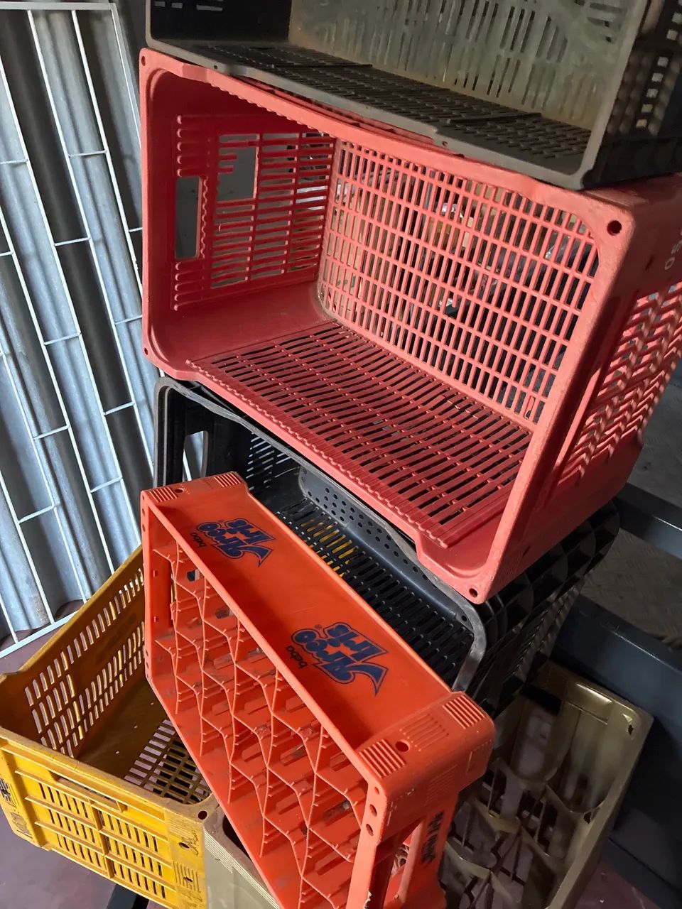 Caixas de plástico com e sem divisão $ 20,00 cada - Foto 5