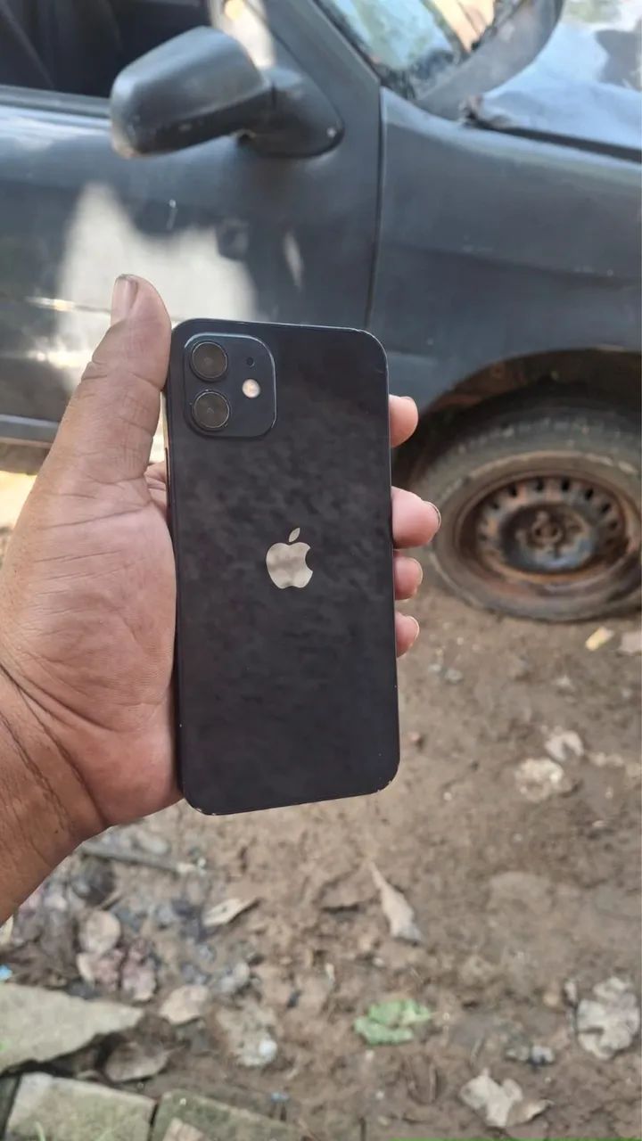 Vendo outro troco  iPhone 12 - Foto 2
