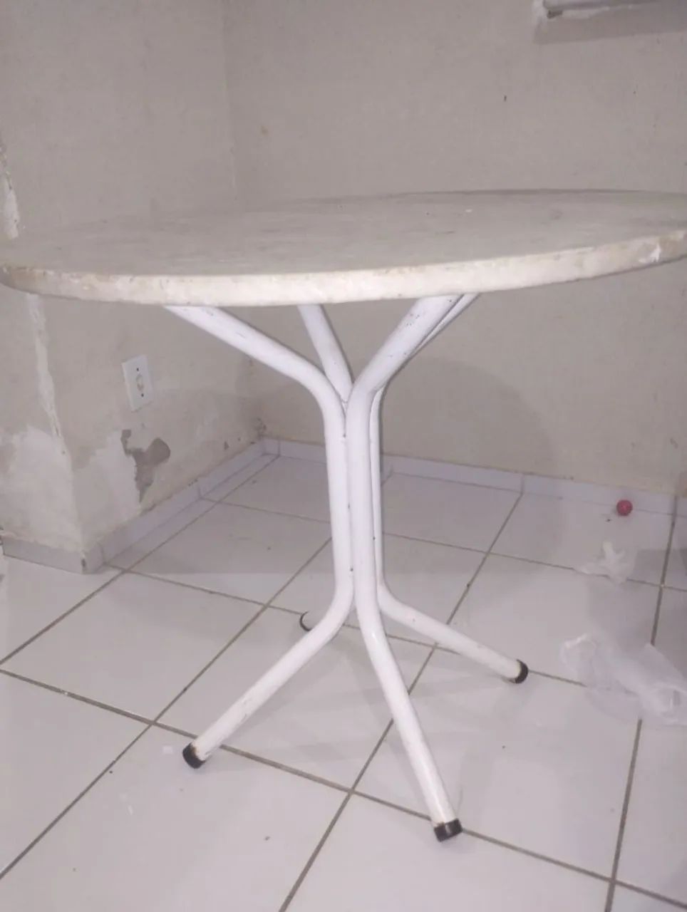 Mesa granito  80 cm altura 80 cm