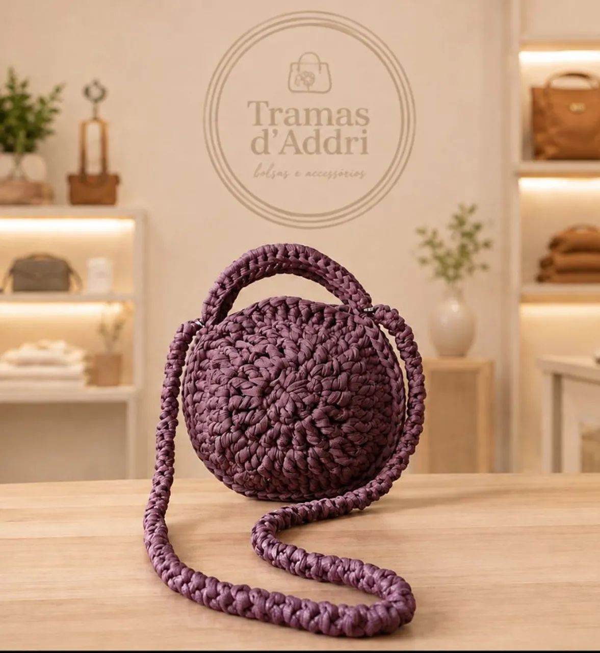 Bolsa em crochê alça de mão e alça transversal